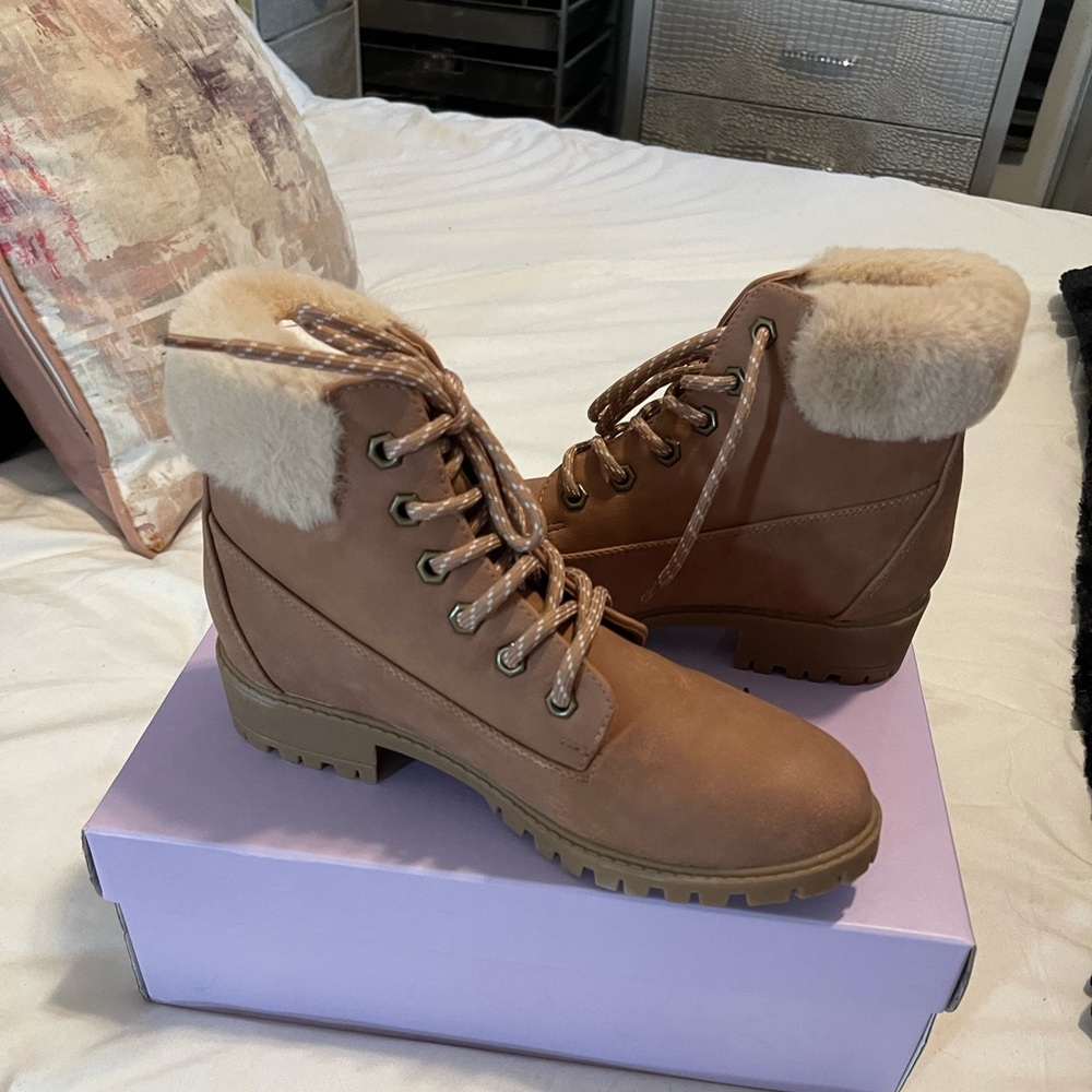 Madden girl boots brand new